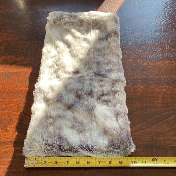 𝅺bundle of 2 Minky Scarves - Picture 10 of 10